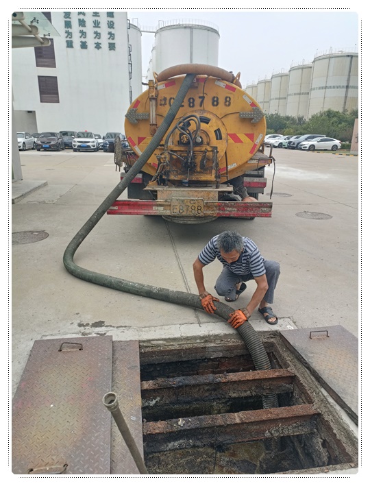 宋洛乡隔油池清掏