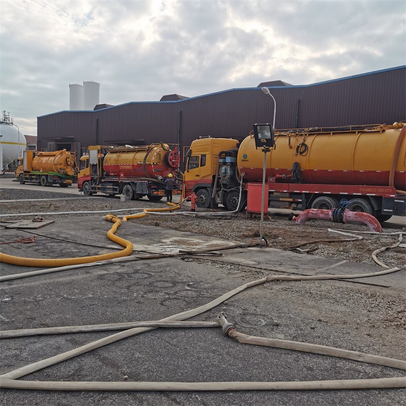 宋洛乡污水池清理