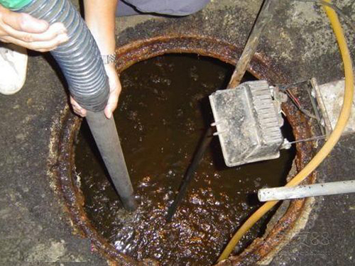 宋洛乡隔油池清理